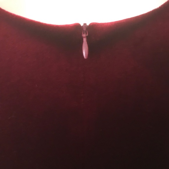 New w/o Tags Karen Kane Wine (Maroon) Stretch Velvet V-Neck Sheath Dress - Picture 6 of 10